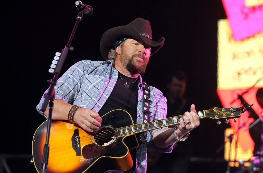 toby-keith-makes-history-as-first-artist-with-9-of-the-top-10-on-country-digital-song-sales chart