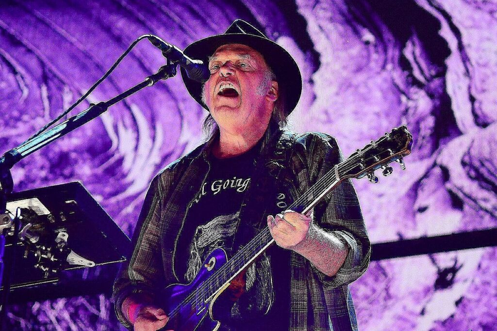 neil-young-announces-2024-love-earth-tour-with-crazy-horse