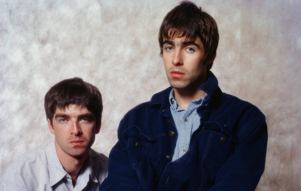 liam-gallagher-says-he-asked-noel-to-reunite-oasis-for-‘definitely-maybe’-tour-but-“he-turned-it-down”