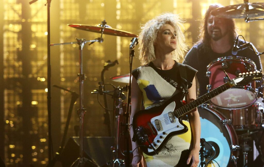 dave-grohl-features-on-st.-vincent’s-“psychotic”-new-album