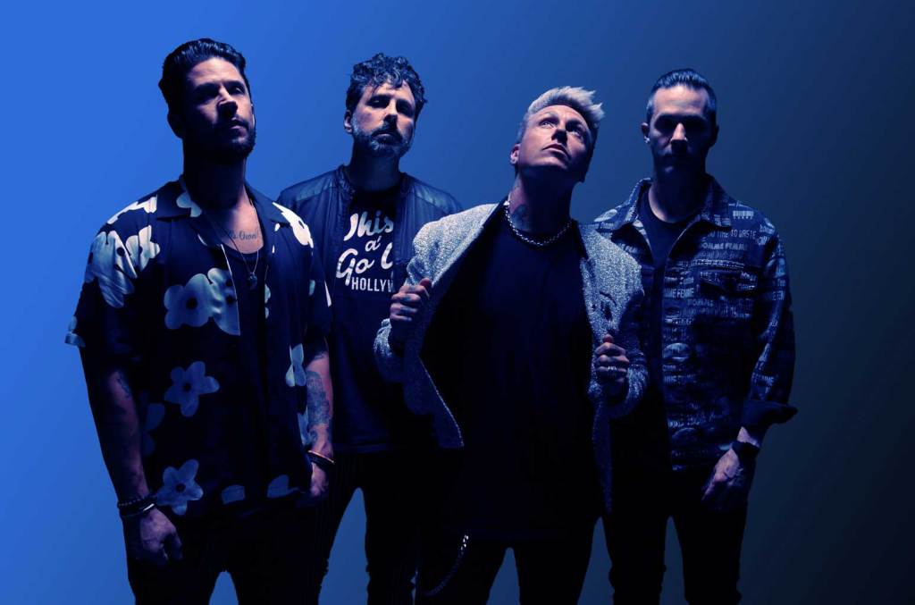 papa-roach-lands-its-10th-mainstream-rock-airplay-no.-1-with-‘leave-a-light on’