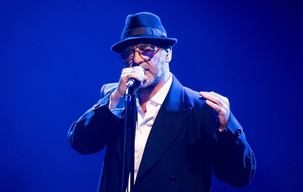 eric-cantona-announces-debut-live-album-‘cantona-sings-eric-–-first-tour-ever’