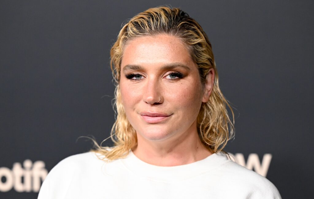 kesha-reveals-she-is-writing-new-music-“ferociously”-–-but-can’t-release-it-just-yet