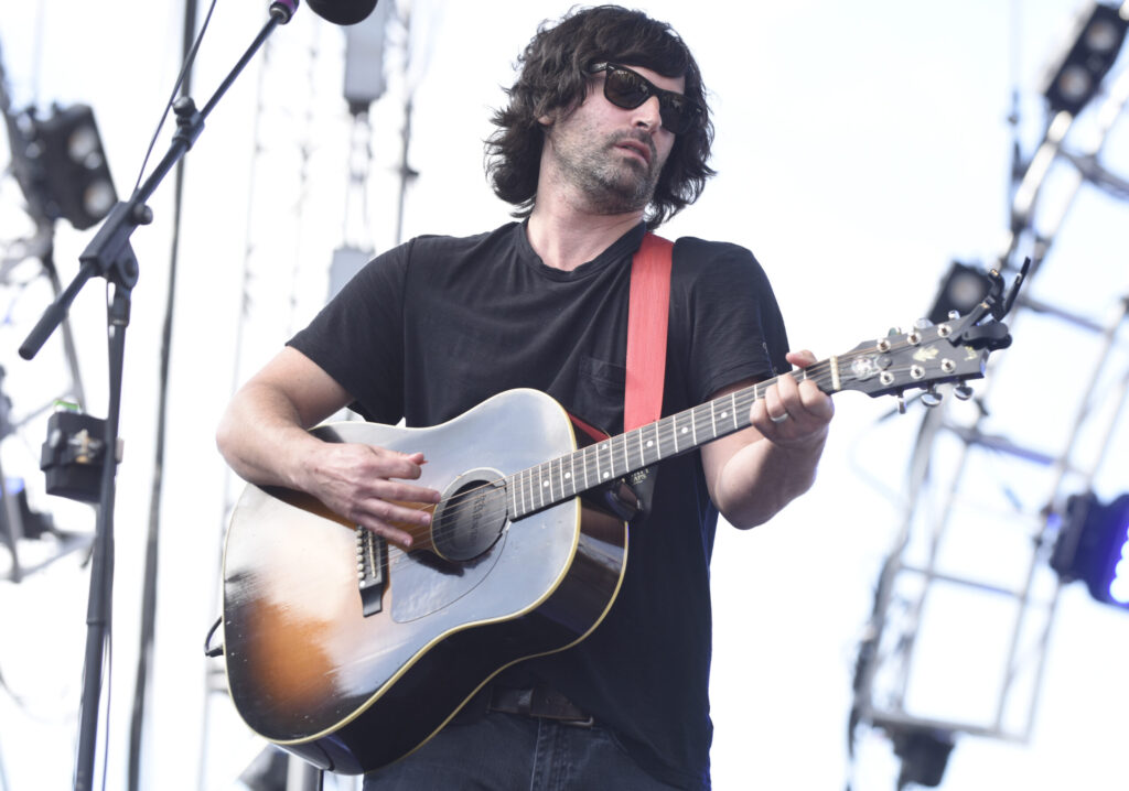 pete-yorn-talks-new-single,-‘flower-moon’-role-on-‘lipps-service’