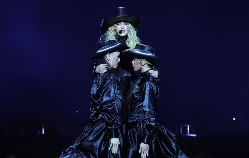 watch-madonna’s-smooth-recovery-after-falling-off-a-chair-during-show