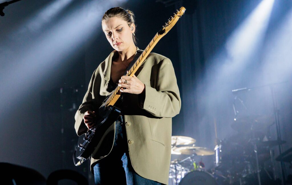 wolf-alice-sign-major-new-record-label-after-split-with-dirty-hit