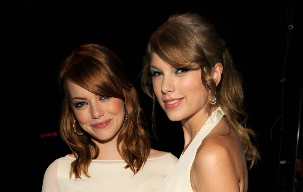 emma-stone-says-she’ll-never-make-a-taylor-swift-joke-again-after-fan-backlash