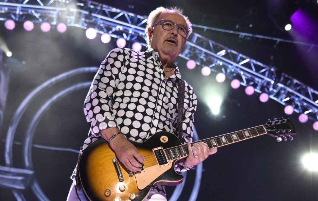 foreigner-founder-mick-jones-reveals-he-has-been-battling-parkinson’s-disease-for-“several-years”