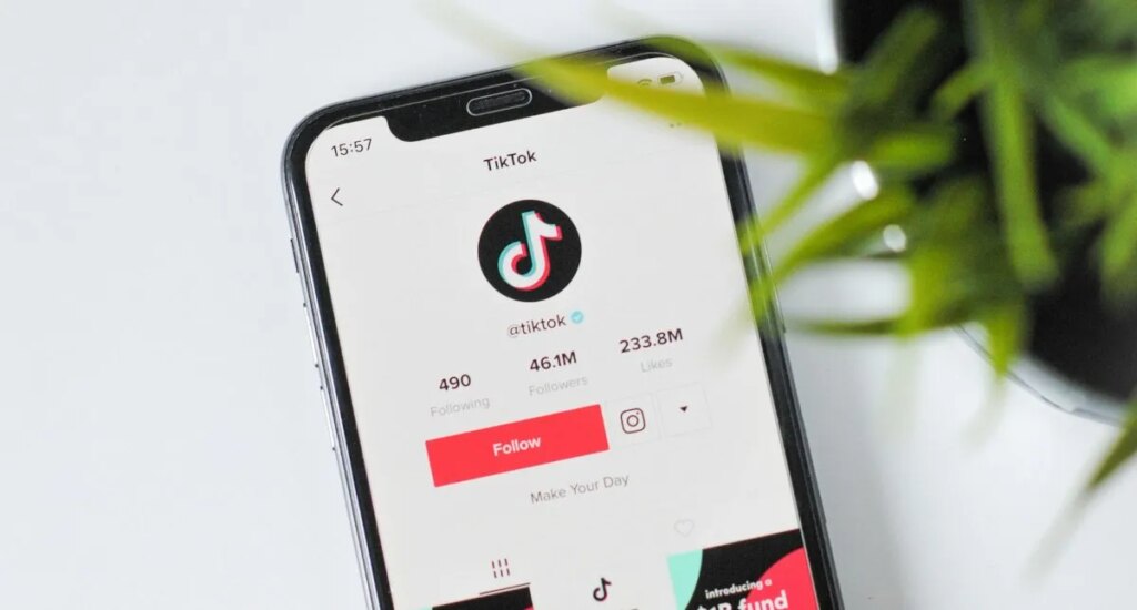 what-universal-music-licensing-showdown?-tiktok-expands-‘add-to-music-app’-to-over-160-more-countries