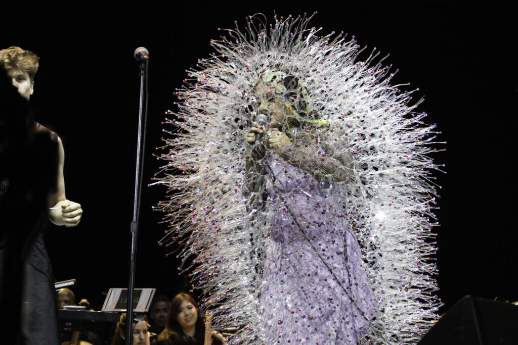 bjork-reveals-environment-themed-‘immersive-sound-piece’