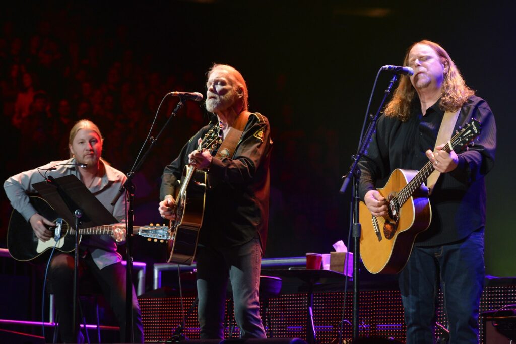 how-gregg-allman-helped-influence-warren-haynes’-new-album