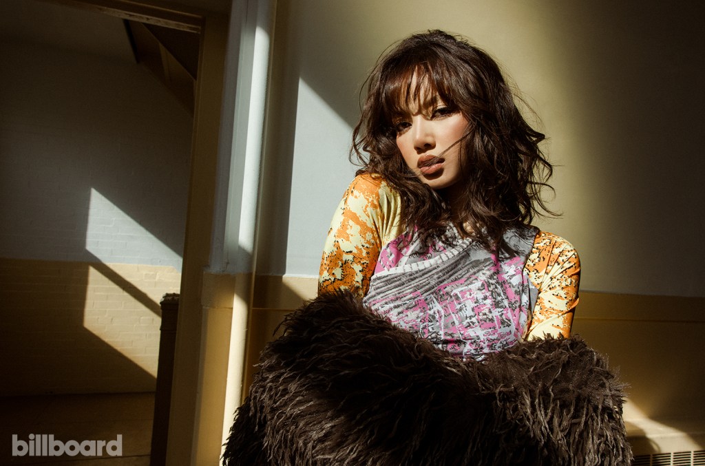 lisa:-photos-from-the-billboard-cover shoot