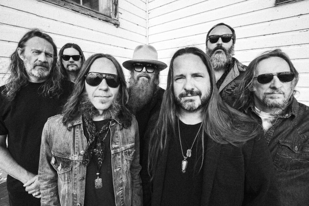 listen:-blackberry-smoke-share-“come-go-with-us,”-long-awaited-studio-single-for-2012-holiday-favorite