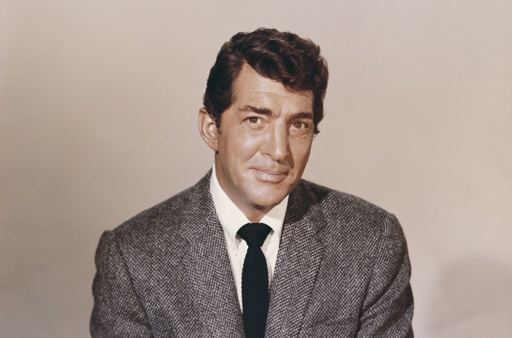 dean-martin’s-‘christmas’-carol-hits-adult-contemporary-chart-—-72-years-after-it-was recorded