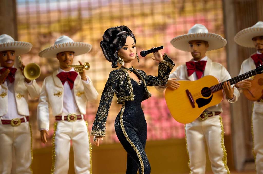 mattel’s-signature-barbie-honoring-juan-gabriel-is-the-ultimate-holiday-gift-for-collectors:-here’s-where-you-can buy it