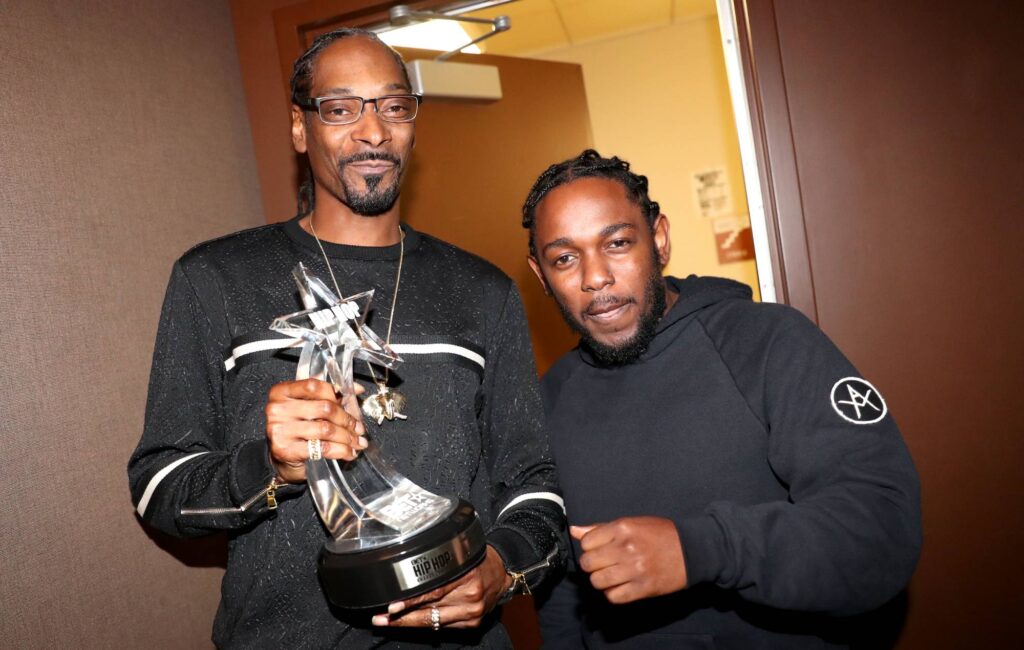 snoop-dogg-says-he-had-“no-side”-in-kendrick-drake-feud-but-‘not-like-us’-united-the-west-coast