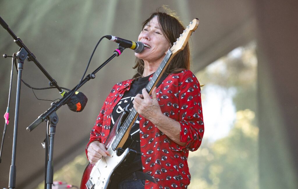 kim-deal-shares-warm-new-single-‘nobody-loves-you-more’-and-announces-2025-us-and-uk-tour-dates