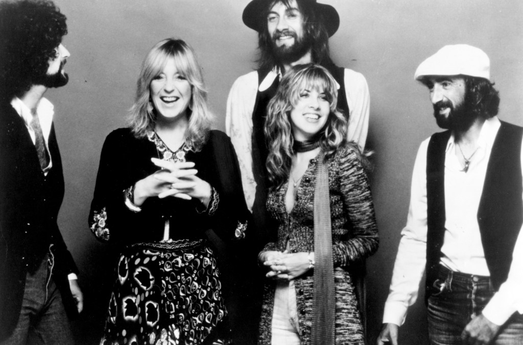 the-piano-fleetwood-mac-used-to-write-classic-hits-is-heading-to auction