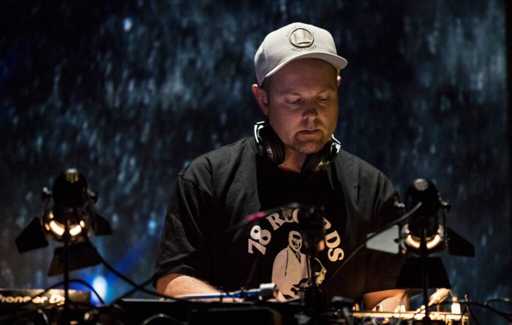 dj-shadow:-“the-touring-industry-as-we-know-it-is-one-more-global-crisis-away-from-extinction”