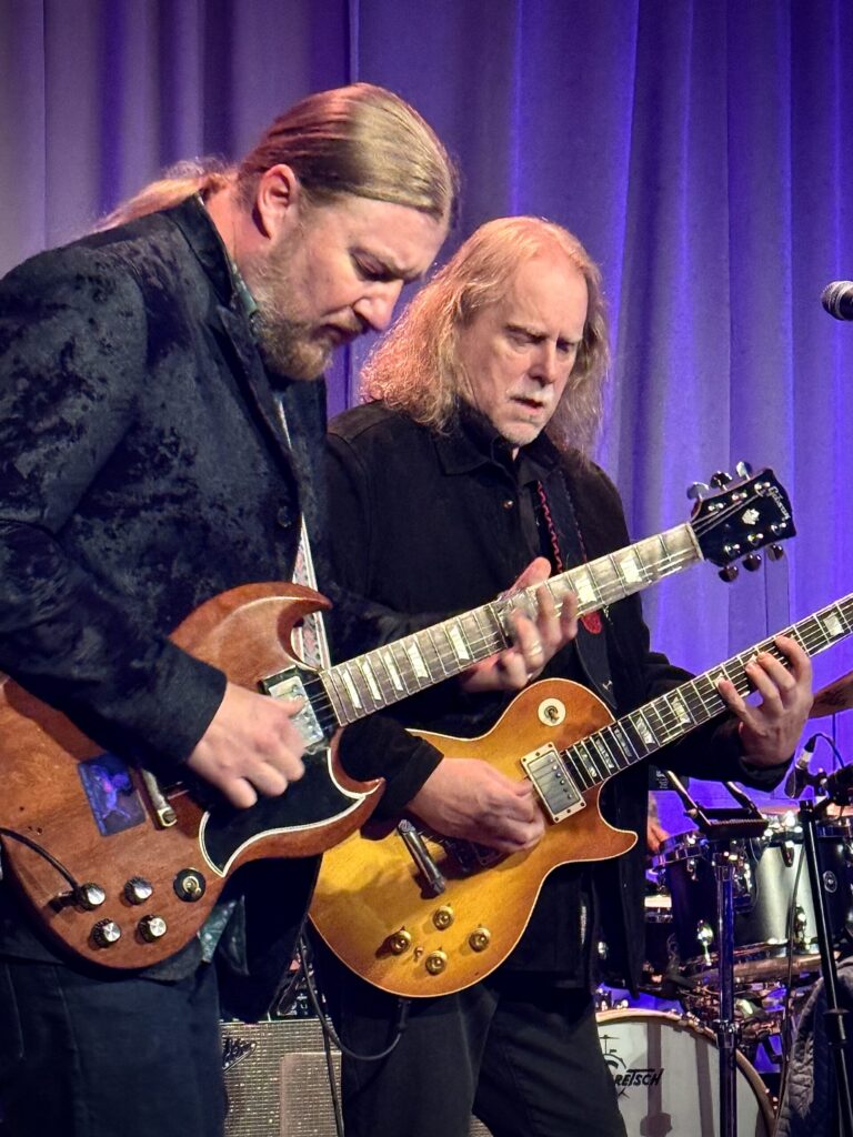 watch:-warren-haynes-and-derek-trucks-preview-soulshine-performances-at-samuel-waxman-foundation-benefit-in-new-york