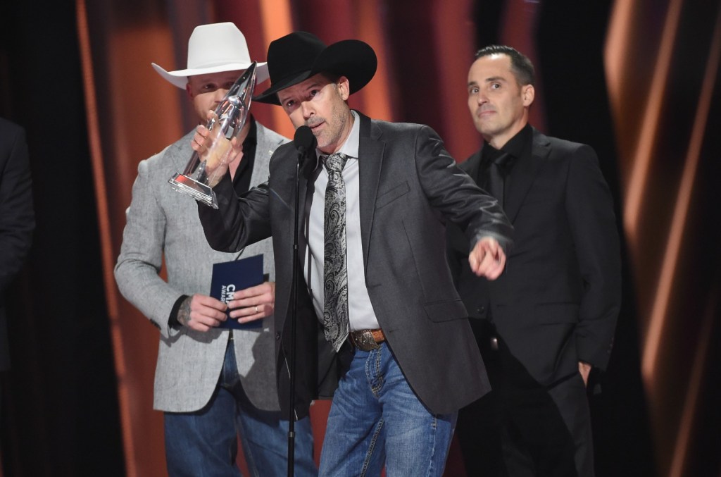 cody-johnson’s-producer-trent-willmon-explains-his-‘kicking-shaboozey’-comment-at-cma awards