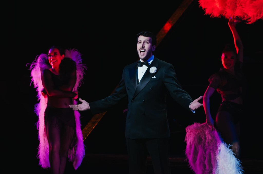 sebastian-yatra-shows-a-whole-new-side-as-billy-flynn-in-broadway’s-‘chicago’