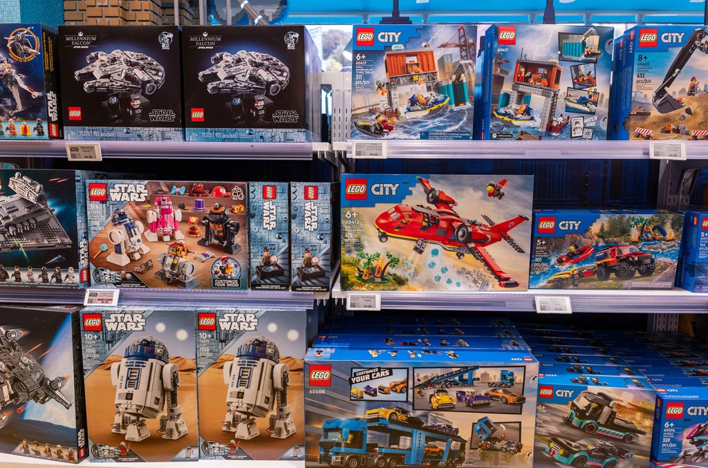 10-best-cyber-monday-deals-on-lego-sets-starting-at-just $8