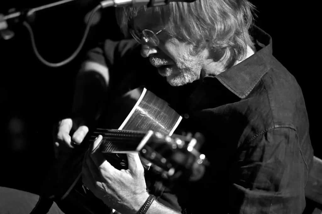 trey-anastasio-plots-largest-solo-acoustic-tour-yet-for-2025