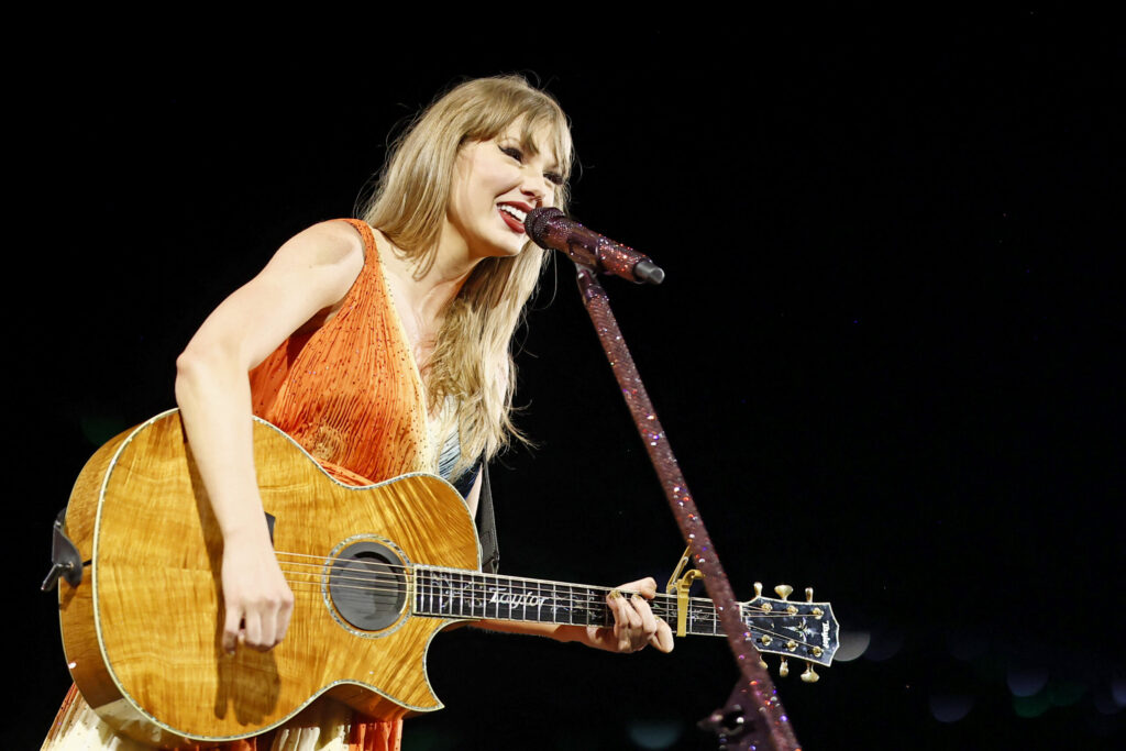 taylor-swift-crowned-spotify’s-top-artist-for-second-consecutive-year