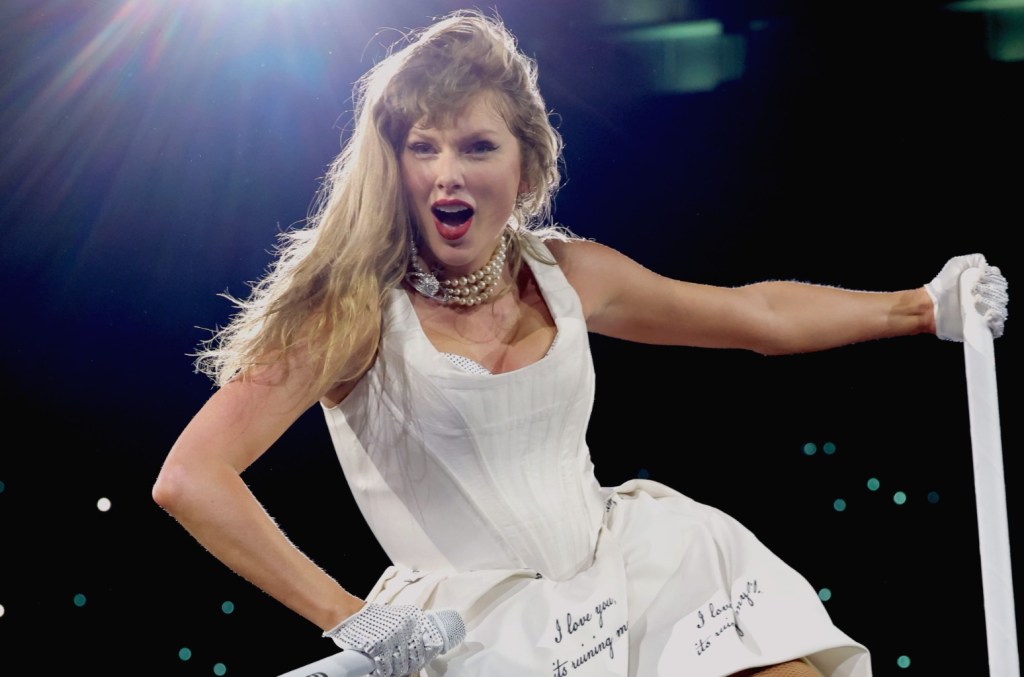 7-best-moments-from-taylor-swift’s-penultimate-eras-tour-show-in-vancouver:-‘a-real-f—ing legacy’