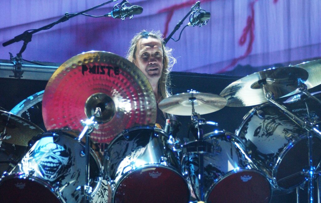 watch-nicko-mcbrain-play-final-show-with-iron-maiden-as-bruce-dickinson-pays-tribute