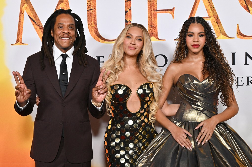 jay-z-and-beyonce-make-surprise-appearance-at-‘mufasa’-premiere