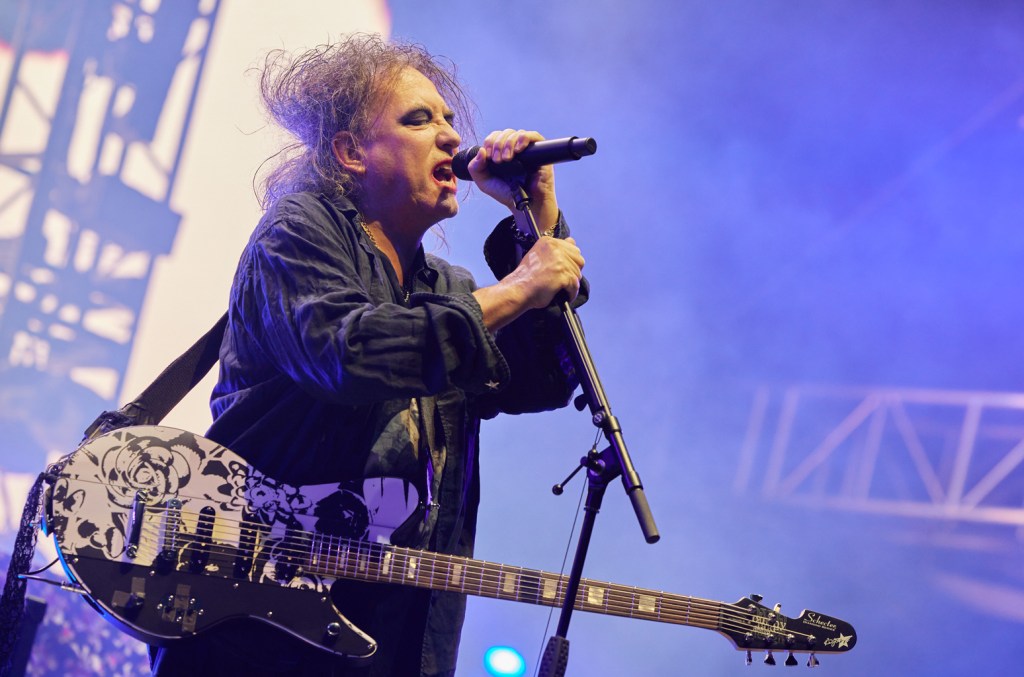 the-cure’s-robert-smith-teases-two-new-albums-following-‘songs-of-a-lost-world’ success