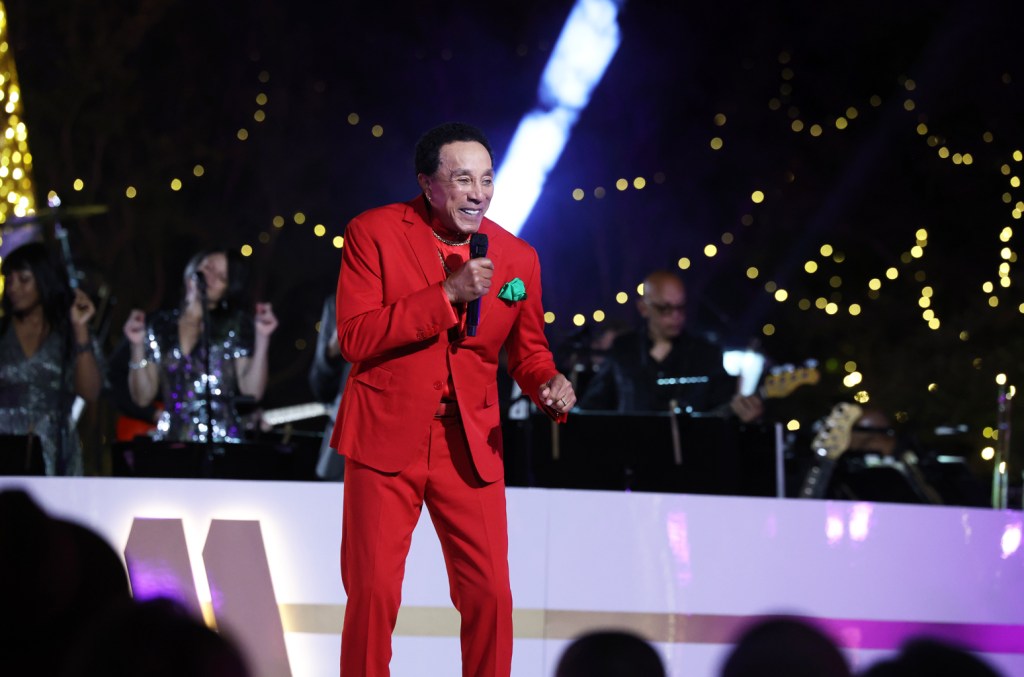 smokey-robinson-shares-a-special-memory-ahead-of-‘a-motown-christmas’-special