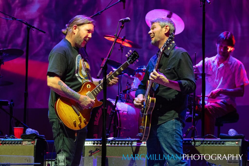 the-allman-betts-family-revival-at-new-york’s-beacon-theatre-(a-gallery-+-recap)