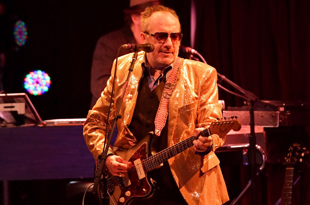 elvis-costello-to-lean-into-his-early-material-for-2025-‘radio-soul!’ tour