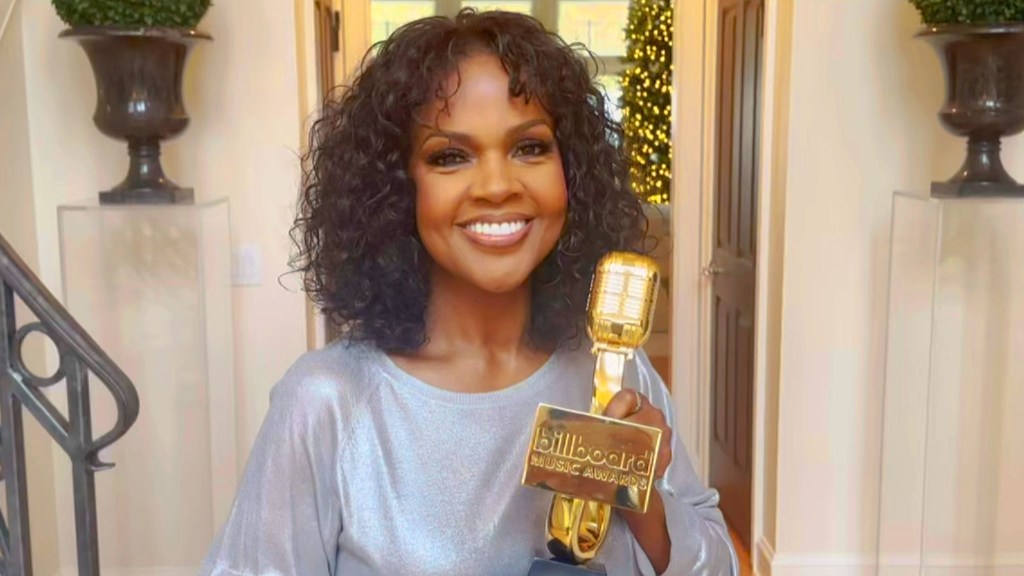 cece-winans-accepts-top-gospel-artist-&-top-gospel-song-|-billboard-music-awards 2024