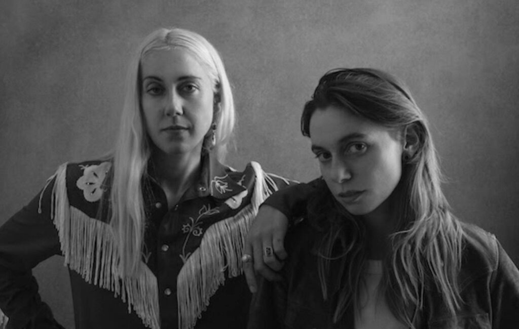 julien-baker-&-torres-share-country-inspired-debut-single-‘sugar-in-the-tank’