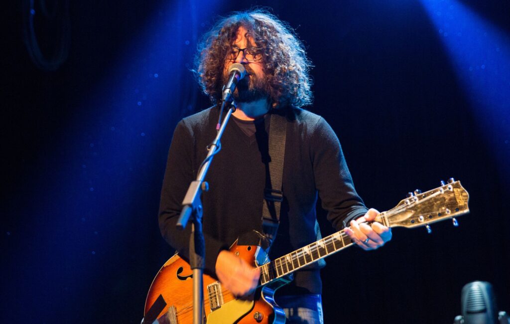 watch-sebadoh-reunite-for-first-show-in-five-years