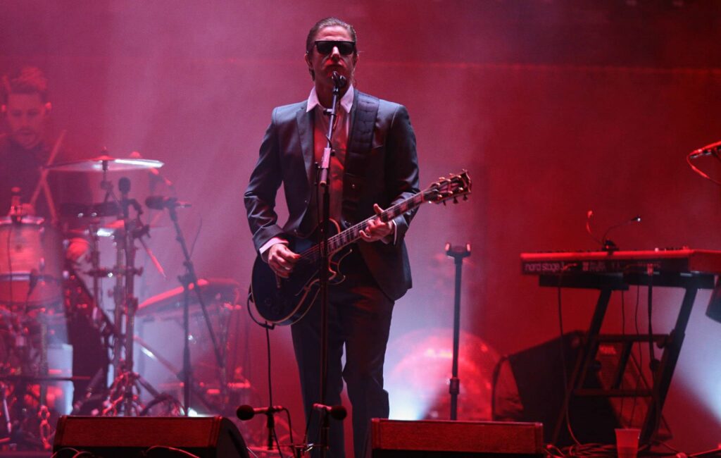 watch-interpol’s-mini-documentary-on-huge-zocalo,-mexico-city-show