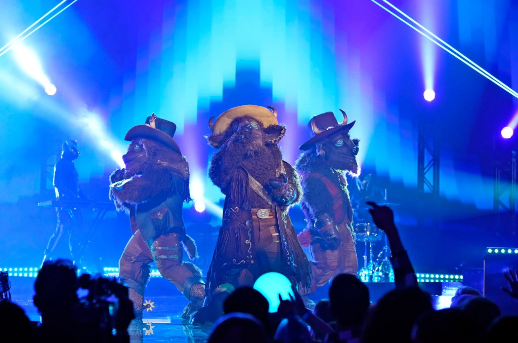 buffalos-talk-stampede-to-‘masked-singer’-win-&-why-they-‘just-let-‘em-have-it’-after-near-elimination