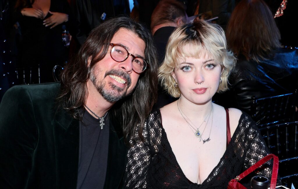 dave-grohl’s-daughter-violet-is-preparing-her-debut-album