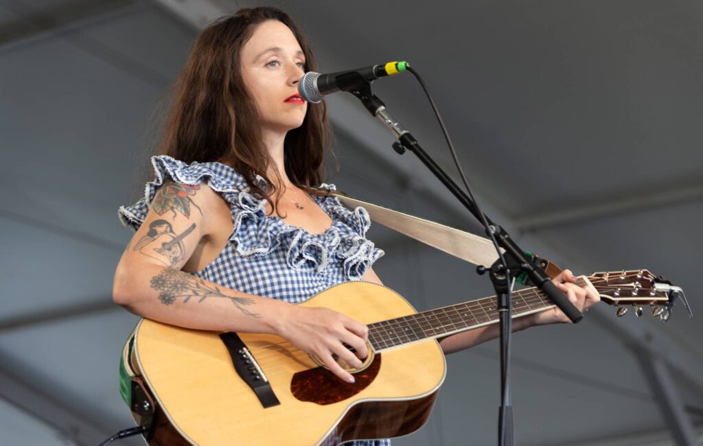 watch-waxahatchee-perform-at-npr’s-tiny-desk-for-the-first-time-in-10-years