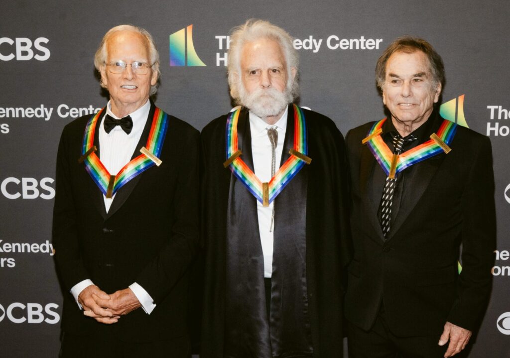 watch:-2024-kennedy-center-honors-performances-and-tributes-to-grateful-dead,-bonnie-raitt,-arturo-sandoval-and-more