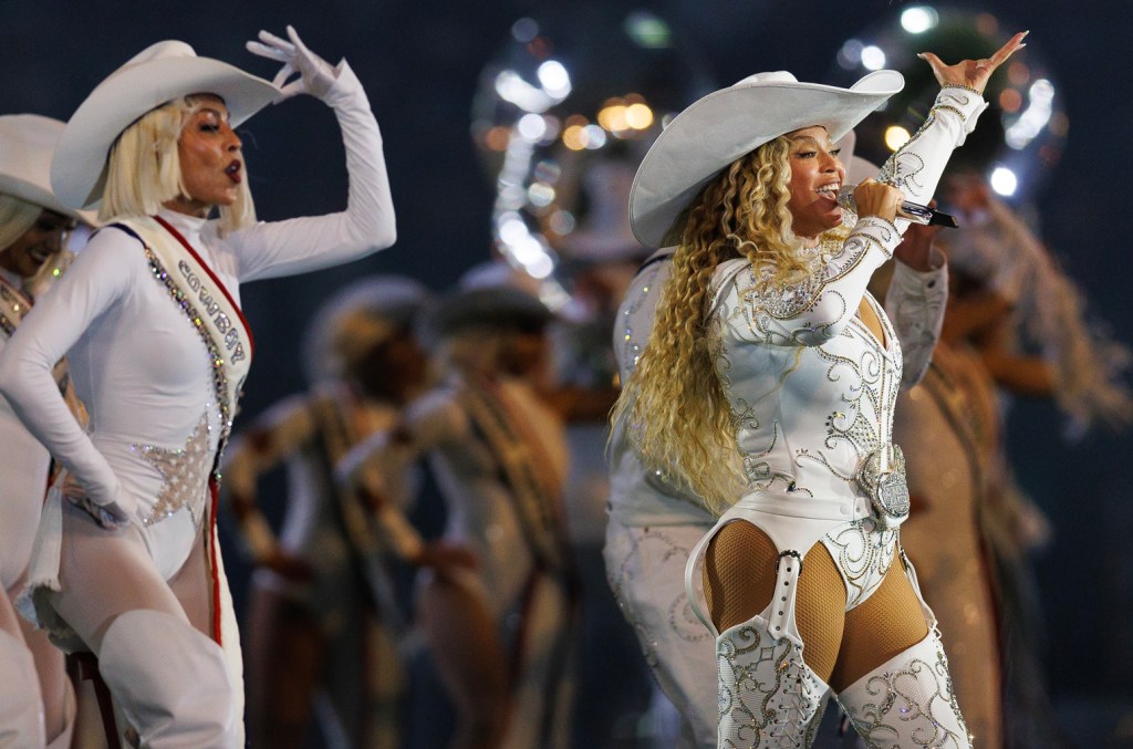 beyonce-teases-mystery-2025-project:-here’s-why-fans-are-convinced-it’s-a-‘cowboy-carter’ tour