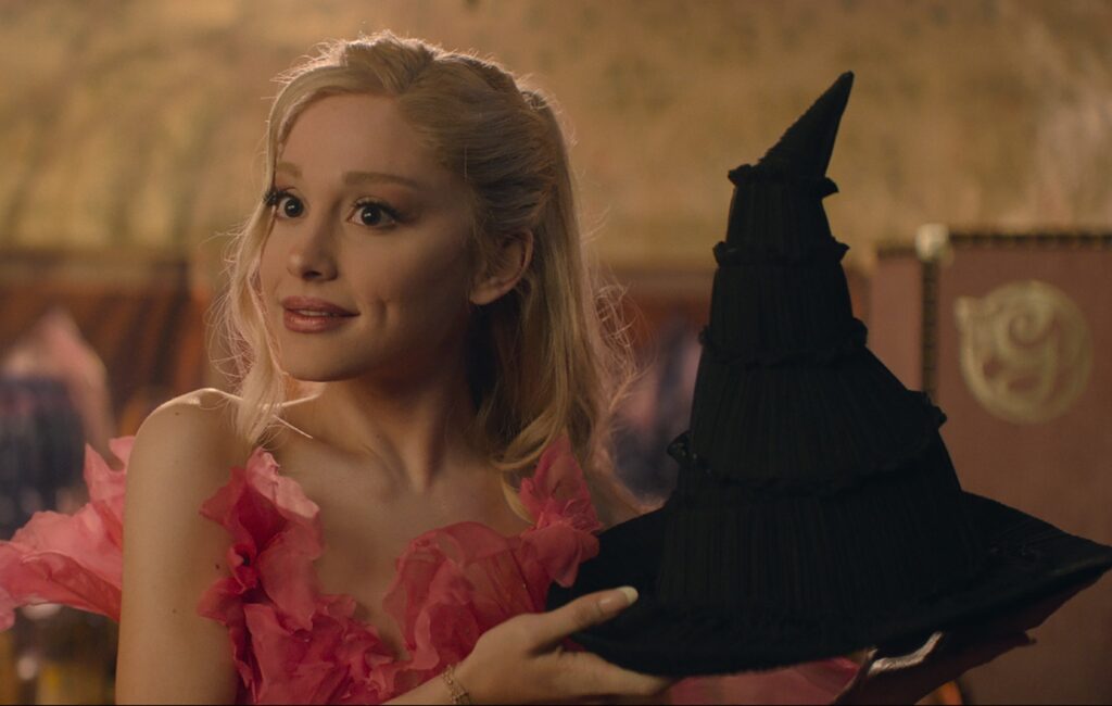 watch-ariana-grande-run-from-flying-monkeys-in-newly-shared-‘wicked’-deleted-scenes