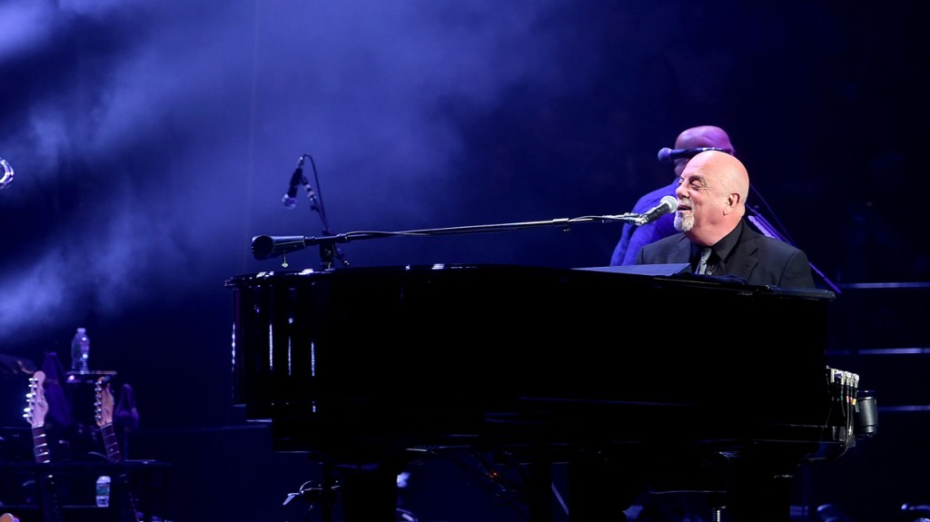 billy-joel-teams-up-with-jason-bonham-to-play-‘whole-lotta-love’-at-new-year’s-eve concert