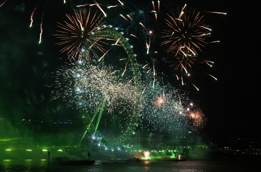 charli-xcx’s-‘brat’-lights-up-london-eye-in-new-year’s-eve-fireworks show