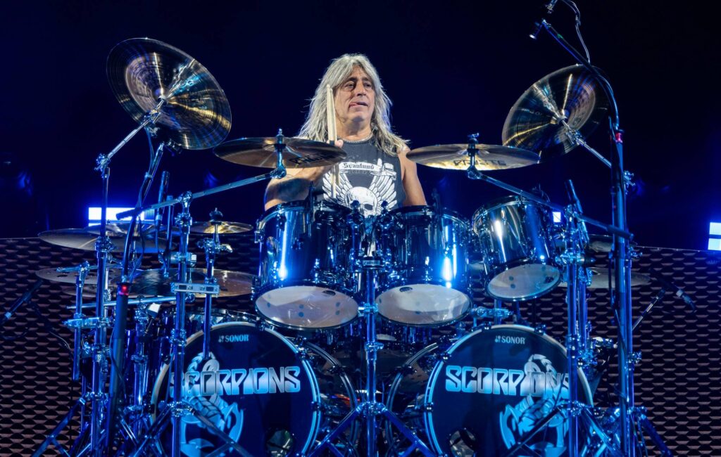 motorhead’s-mikkey-dee-almost-died-from-sepsis-and-was-nearly-“playing-drums-with-lemmy-in-heaven”