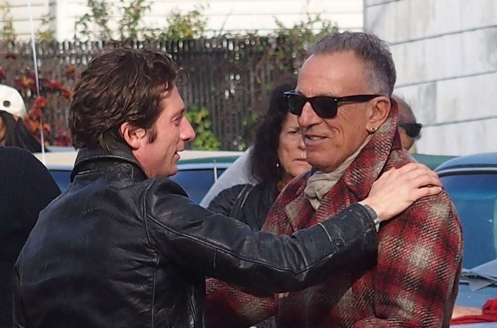 bruce-springsteen-praises-jeremy-allen-white’s-singing-in-‘deliver-me-from-nowhere’ biopic